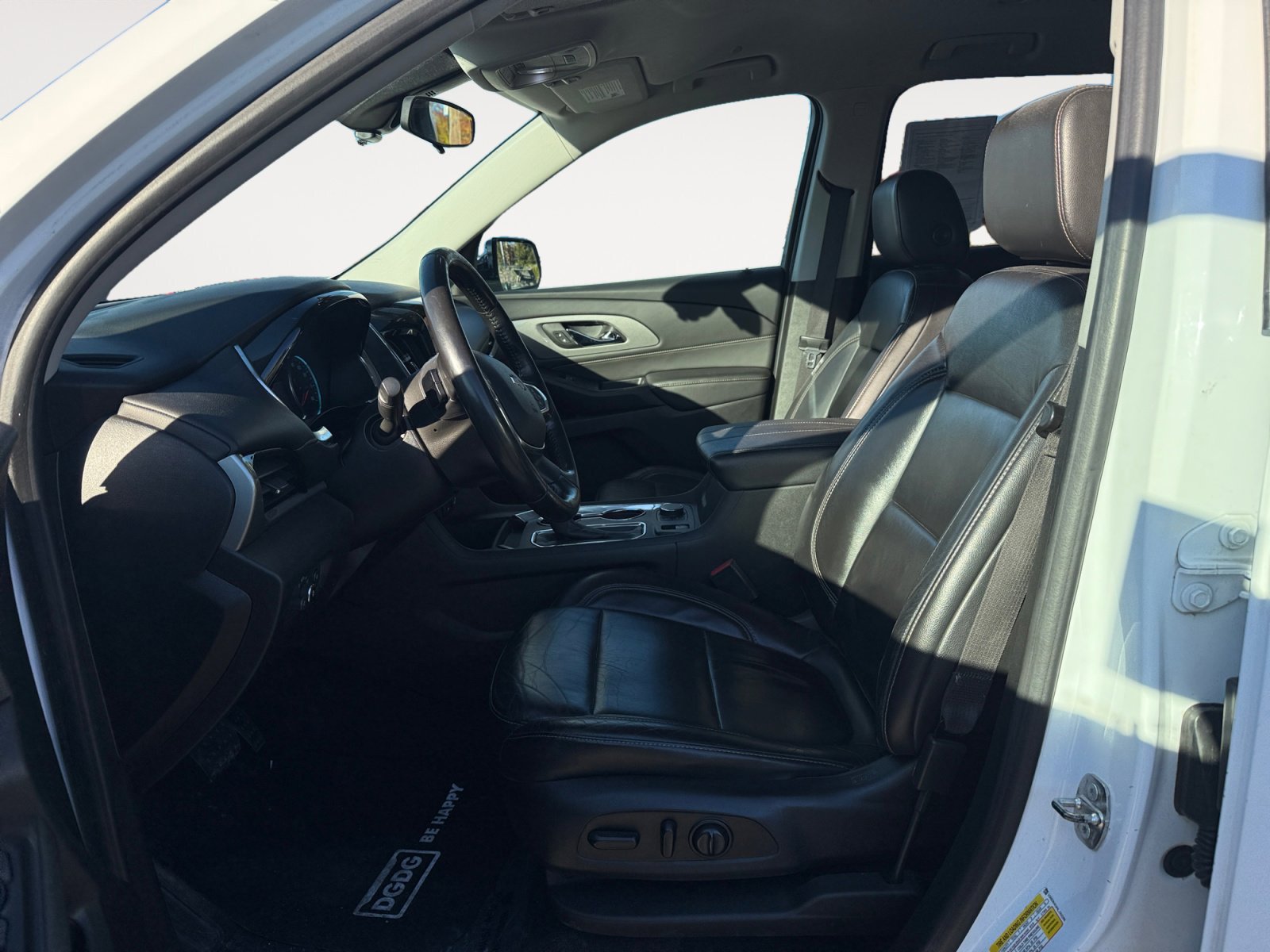 Used 2020 Chevrolet Traverse LT w/ LPO, Blackout Package image 10