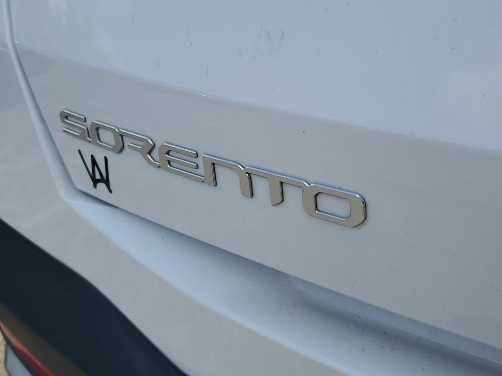 Certified 2024 Kia Sorento S w/ Panoramic Sunroof Package AWD/4WD image 6