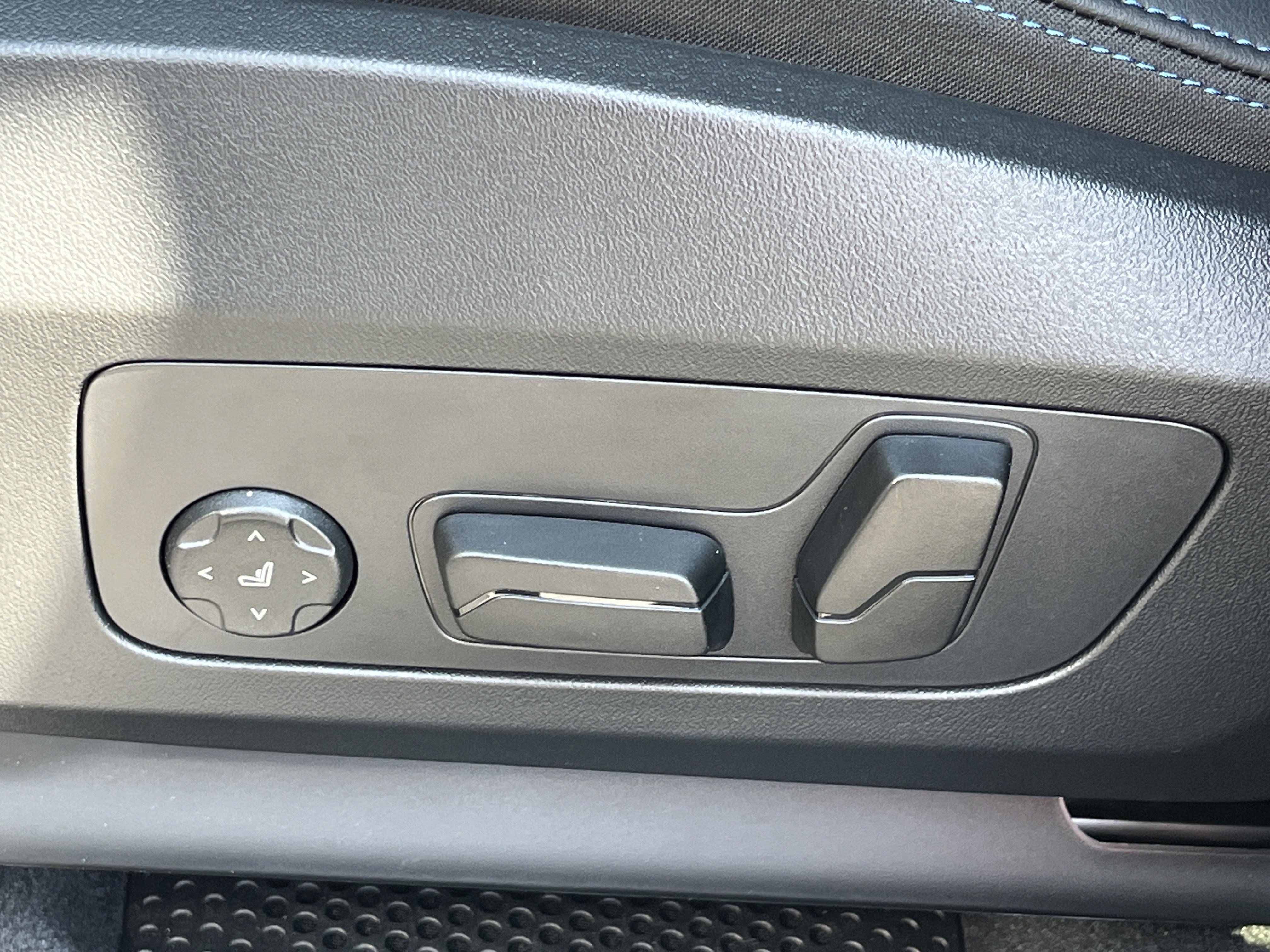 New 2025 BMW X2 M35i w/ Premium Package image 22