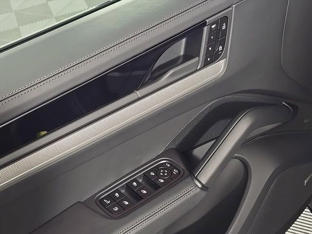 Certified 2026 Porsche Cayenne E-Hybrid image 16