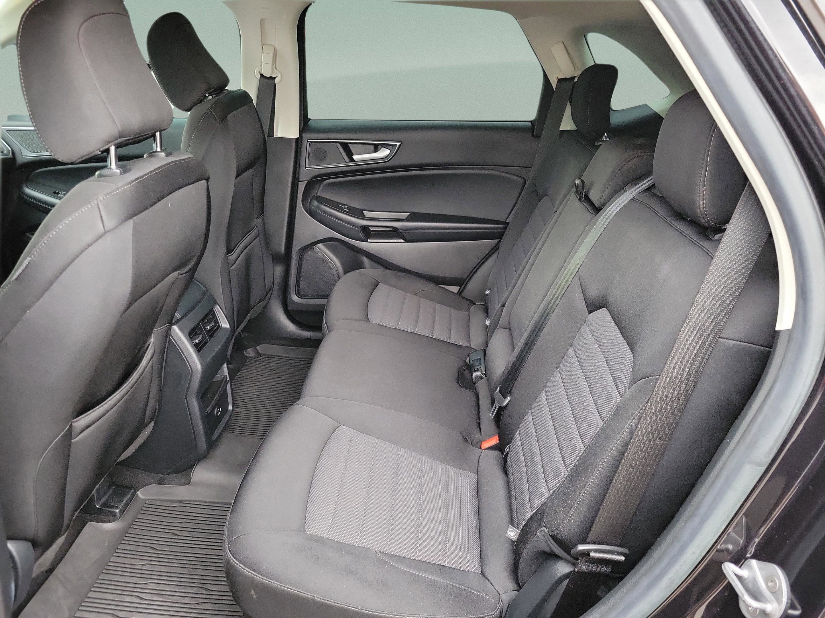 Used 2022 Ford Edge SE w/ Black Appearance Package image 23