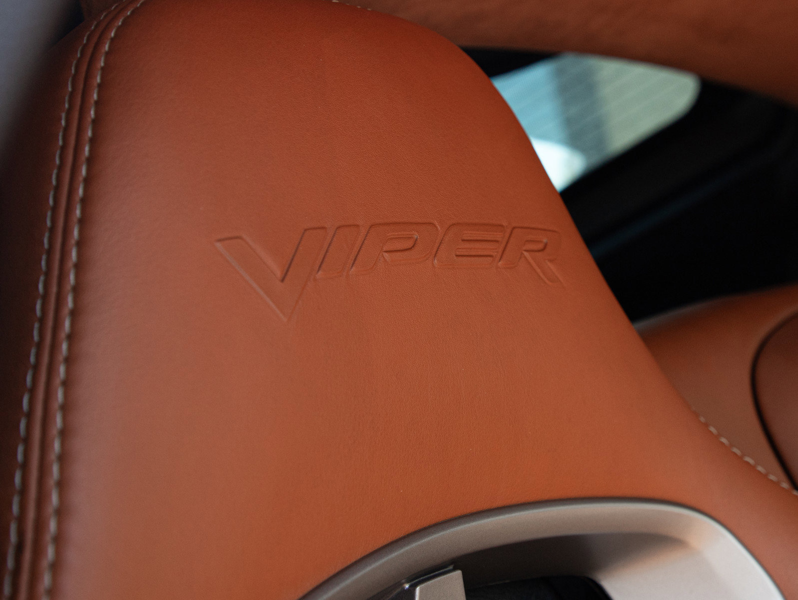 Used 2014 SRT GTS w/ GTS Laguna Interior Package RWD image 16
