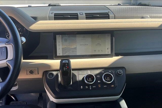 Used 2022 Land Rover Defender 90 X-Dynamic S image 6