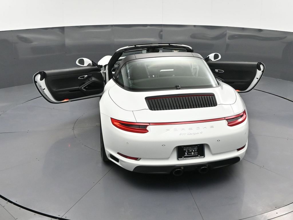 Certified 2019 Porsche 911 Targa 4 AWD/4WD image 34