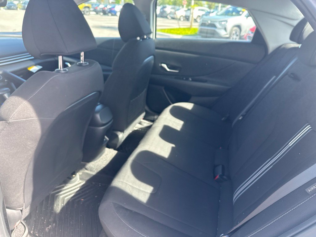 Used 2025 Hyundai Elantra SEL FWD image 14