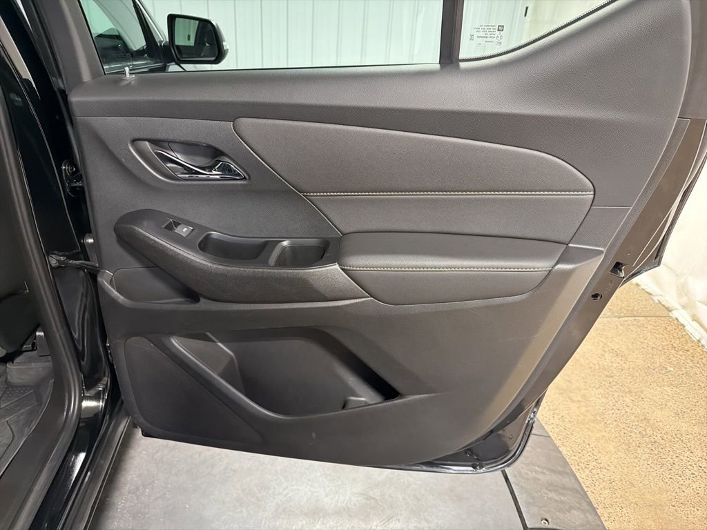 Used 2023 Chevrolet Traverse LT w/ LPO, Floor Liner Package image 18