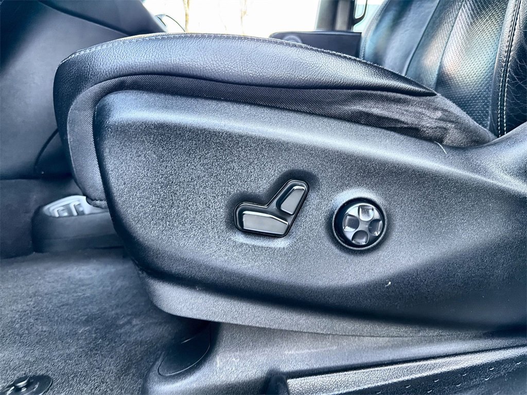 Used 2020 Chrysler Pacifica Touring-L Plus w/ Advanced Safetytec Group image 14