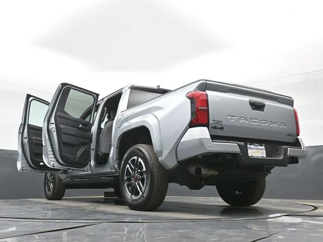 Used 2025 Toyota Tacoma TRD Sport w/ TRD Sport Upgrade Package AWD/4WD image 57