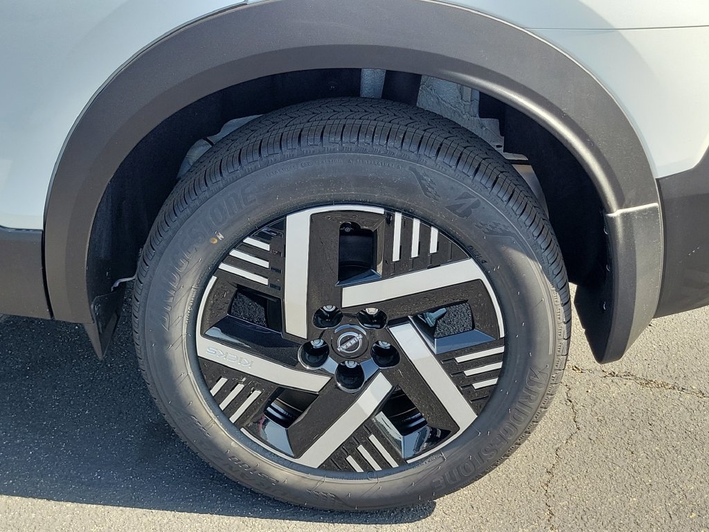 New 2026 Nissan Kicks SV w/ Cold Weather Package FWD image 4