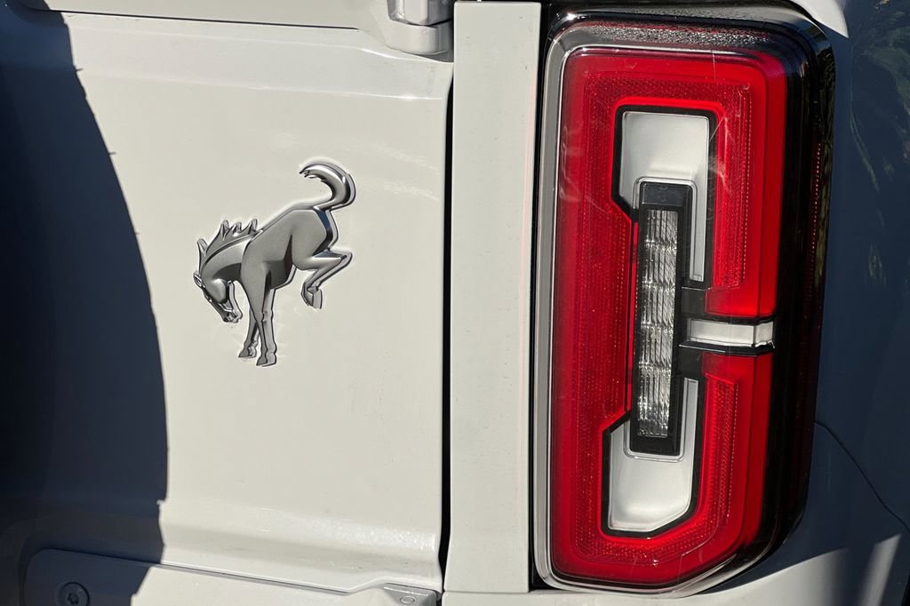 Used 2025 Ford Bronco Badlands image 30
