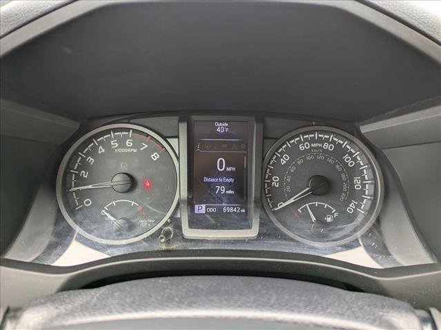 Used 2017 Toyota Tacoma TRD Off-Road AWD/4WD image 11