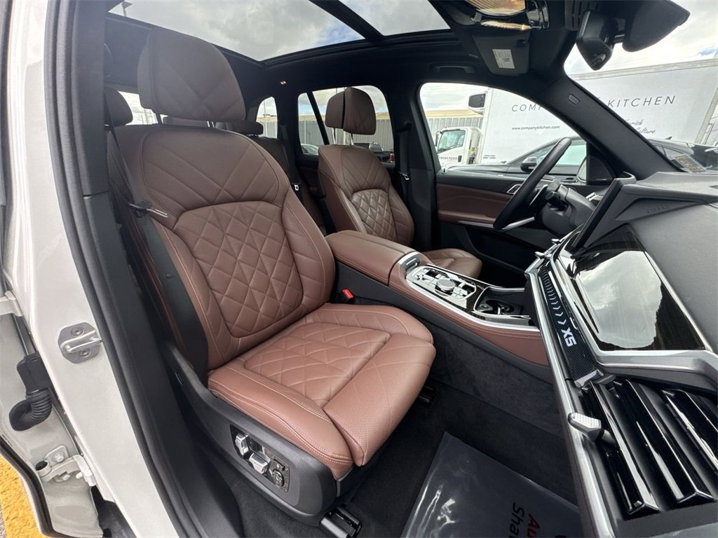 Used 2024 BMW X5 xDrive50e w/ Premium Package image 27