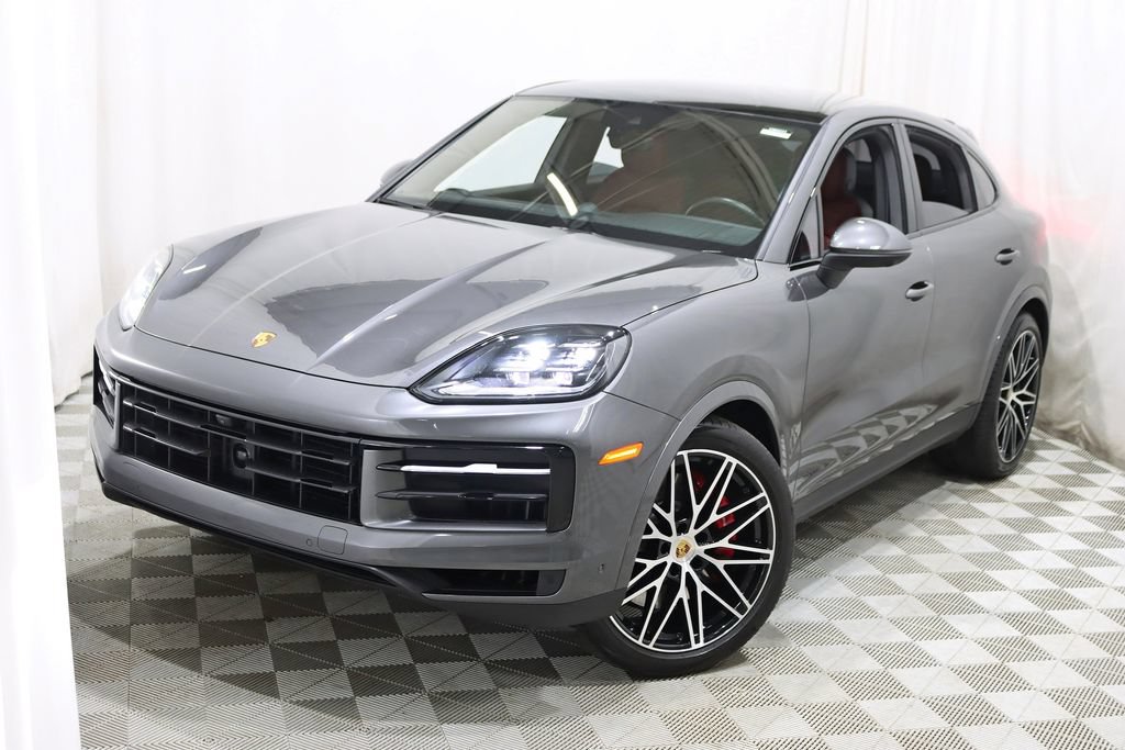 Used 2024 Porsche Cayenne S AWD/4WD image 5