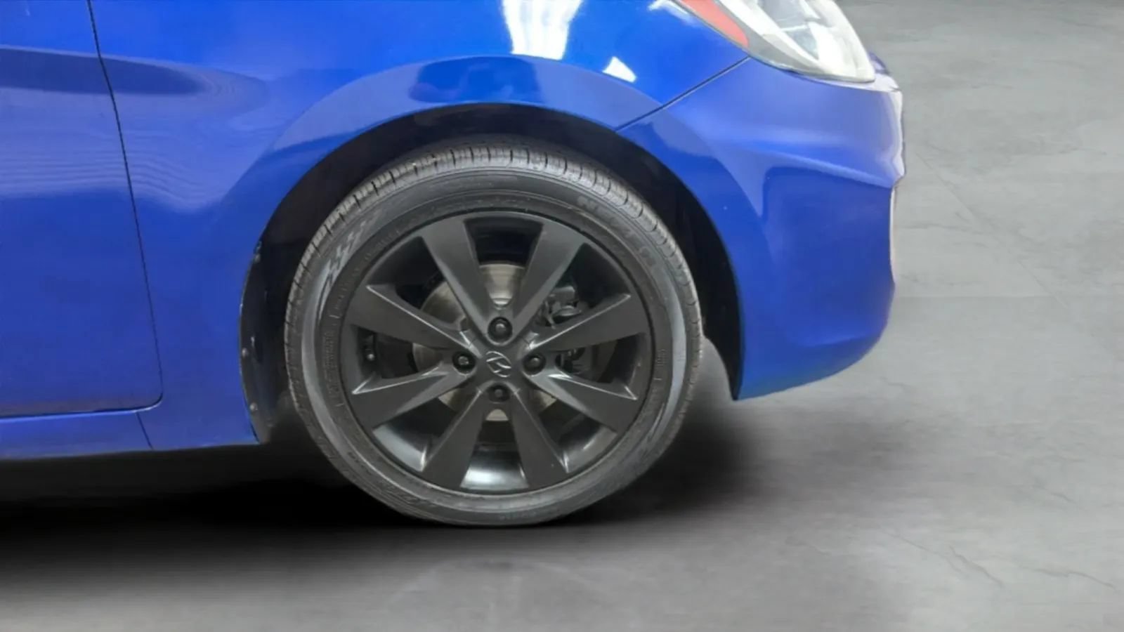 Used 2012 Hyundai Accent GLS w/ Premium Pkg 3 FWD image 23