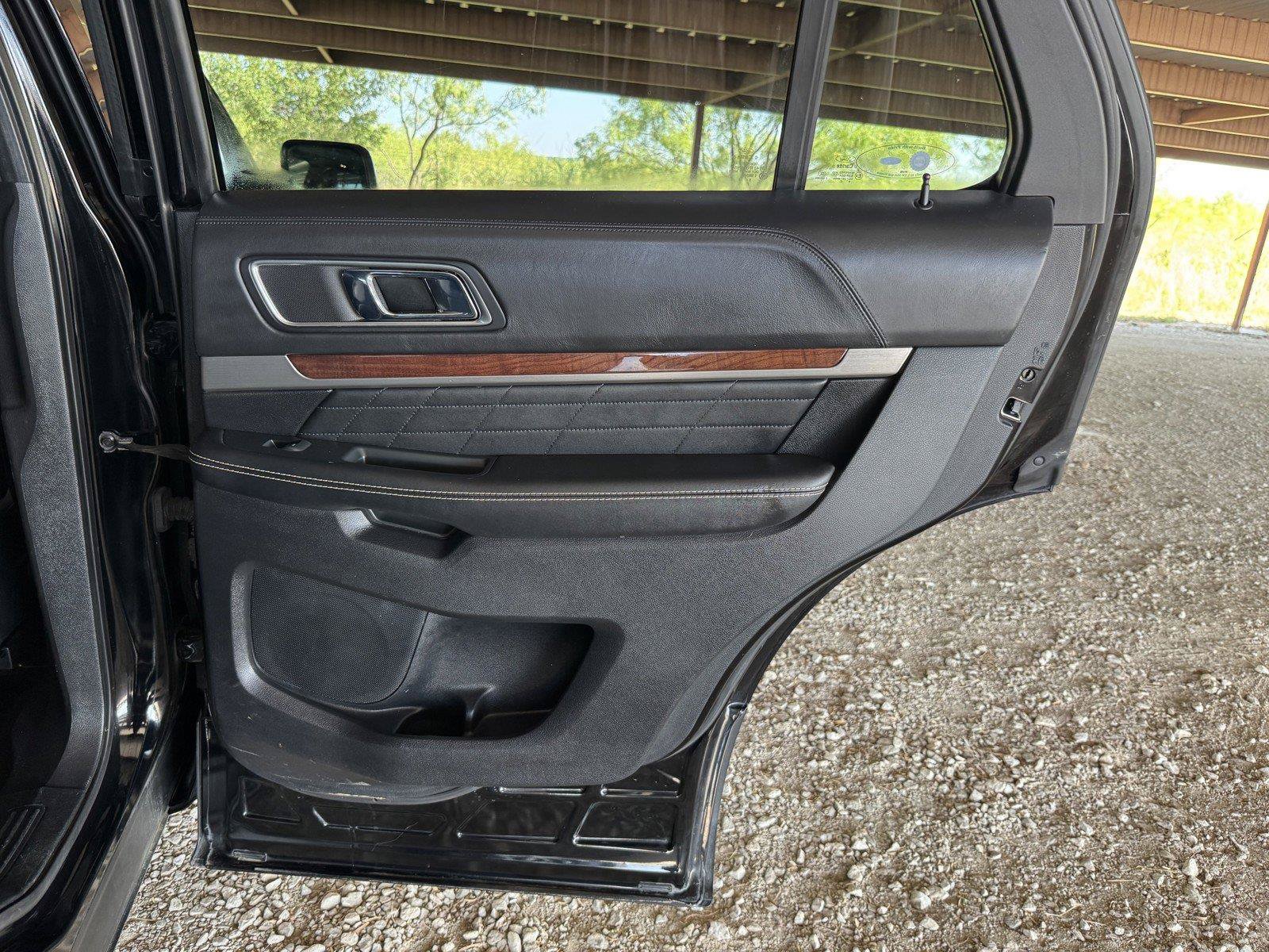 Used 2018 Ford Explorer Platinum AWD/4WD image 37