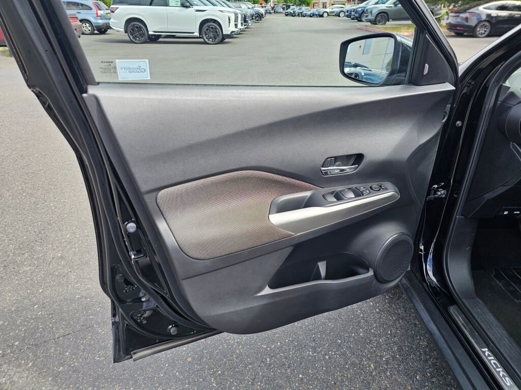 Used 2020 Nissan Kicks SV w/ Exterior Package FWD image 23