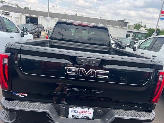 New 2026 GMC Sierra 3500 Denali w/ LPO, Black Badging Package AWD/4WD image 5