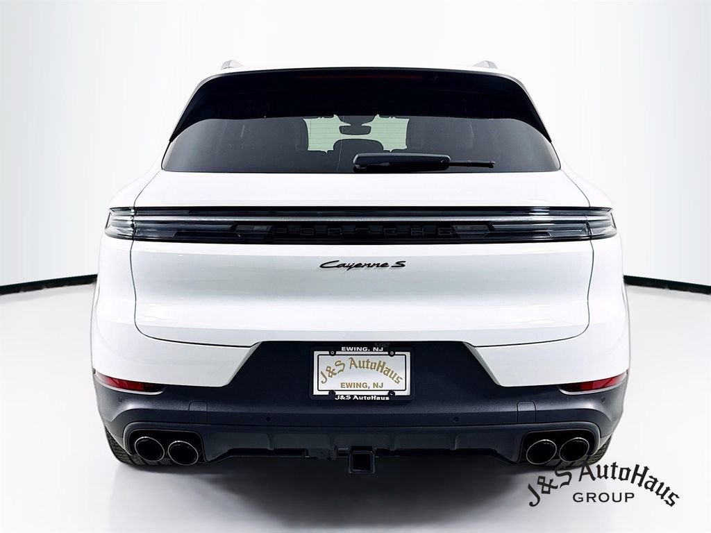 Used 2024 Porsche Cayenne S w/ Premium Package Plus image 6