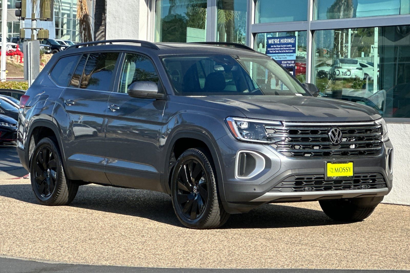 New 2025 Volkswagen Atlas SE image 2