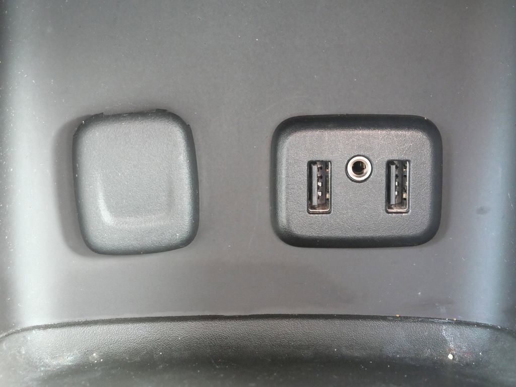 Used 2017 GMC Acadia SLT image 47