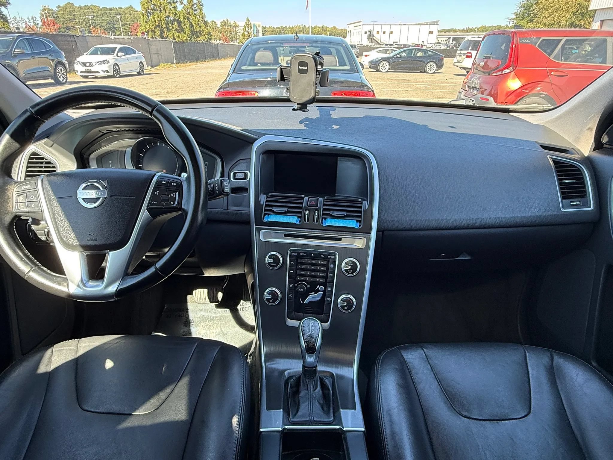 Used 2015 Volvo XC60 T6 AWD/4WD image 3