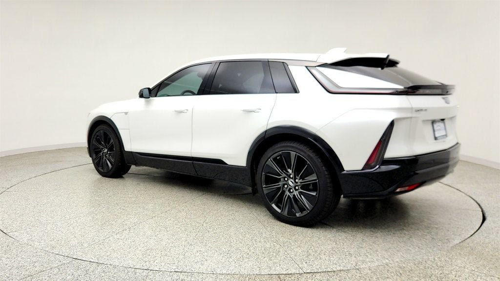 Used 2024 Cadillac Lyriq Sport RWD image 7