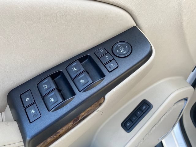 Used 2016 GMC Yukon XL Denali w/ Open Road Package AWD/4WD image 19