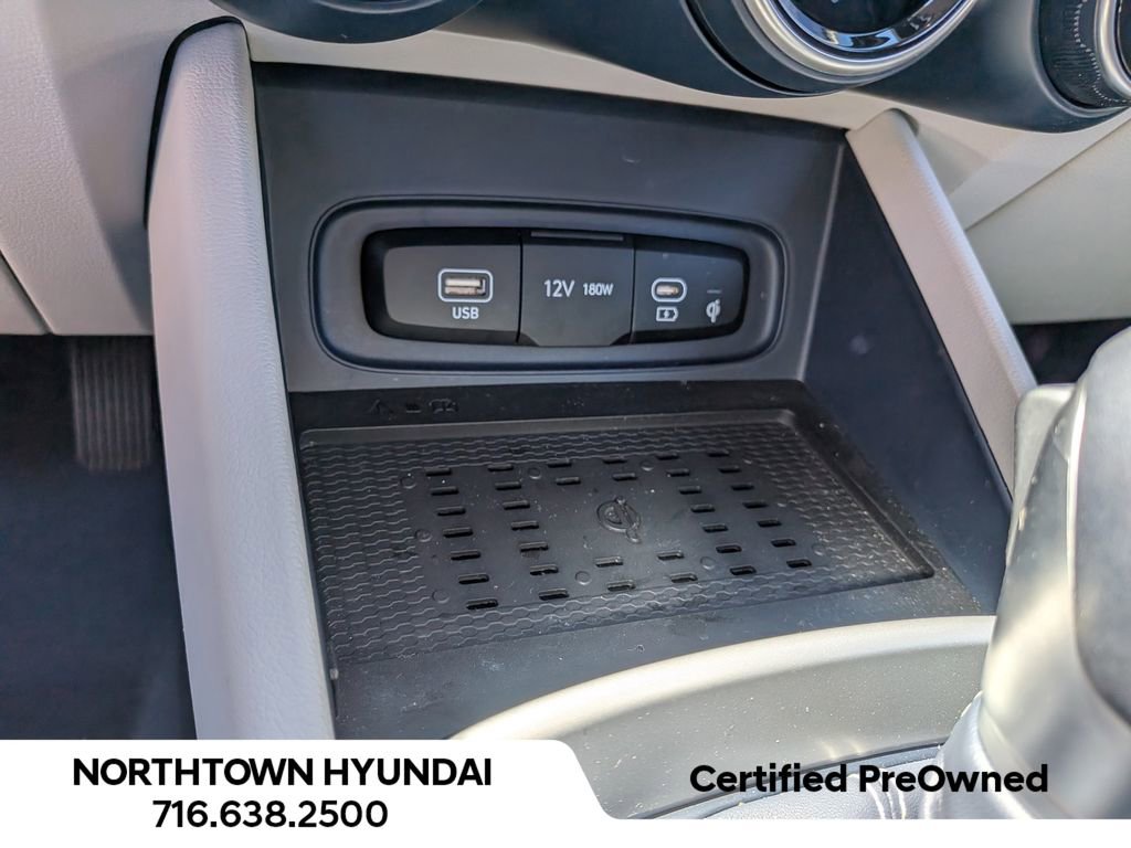 Used 2023 Hyundai Venue Limited FWD image 18