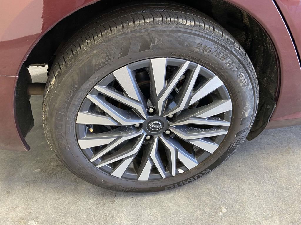 Used 2025 Nissan Altima 2.5 SV FWD image 9