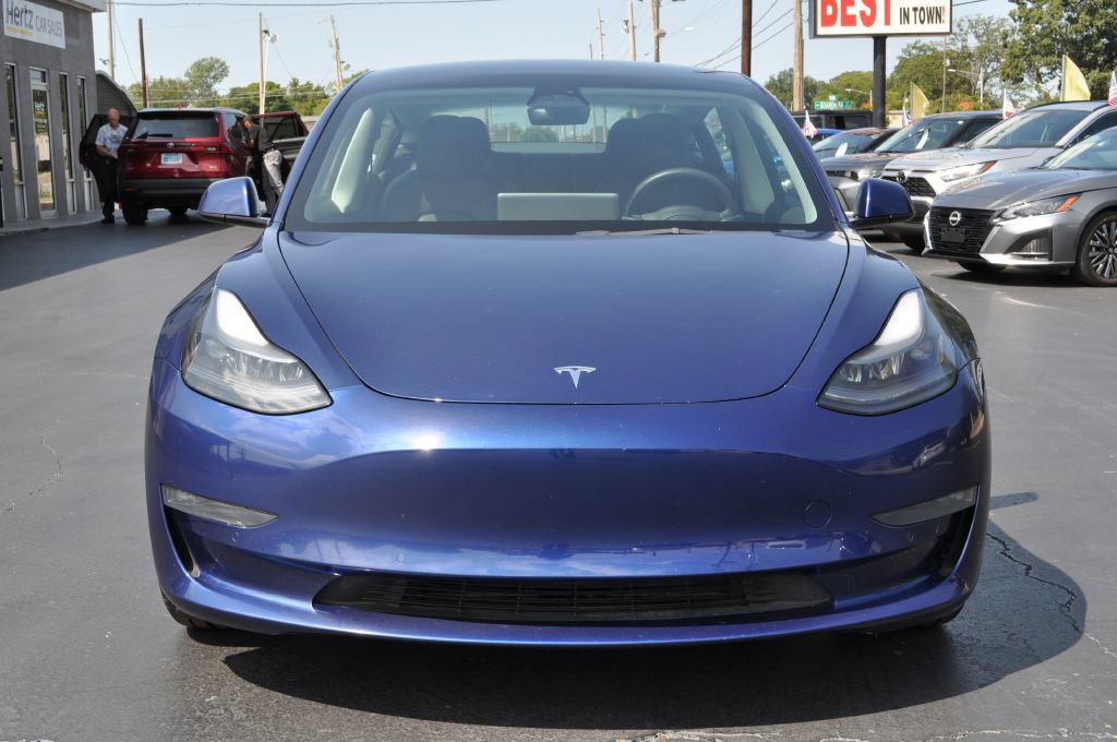 Used 2022 Tesla Model 3 Performance image 3