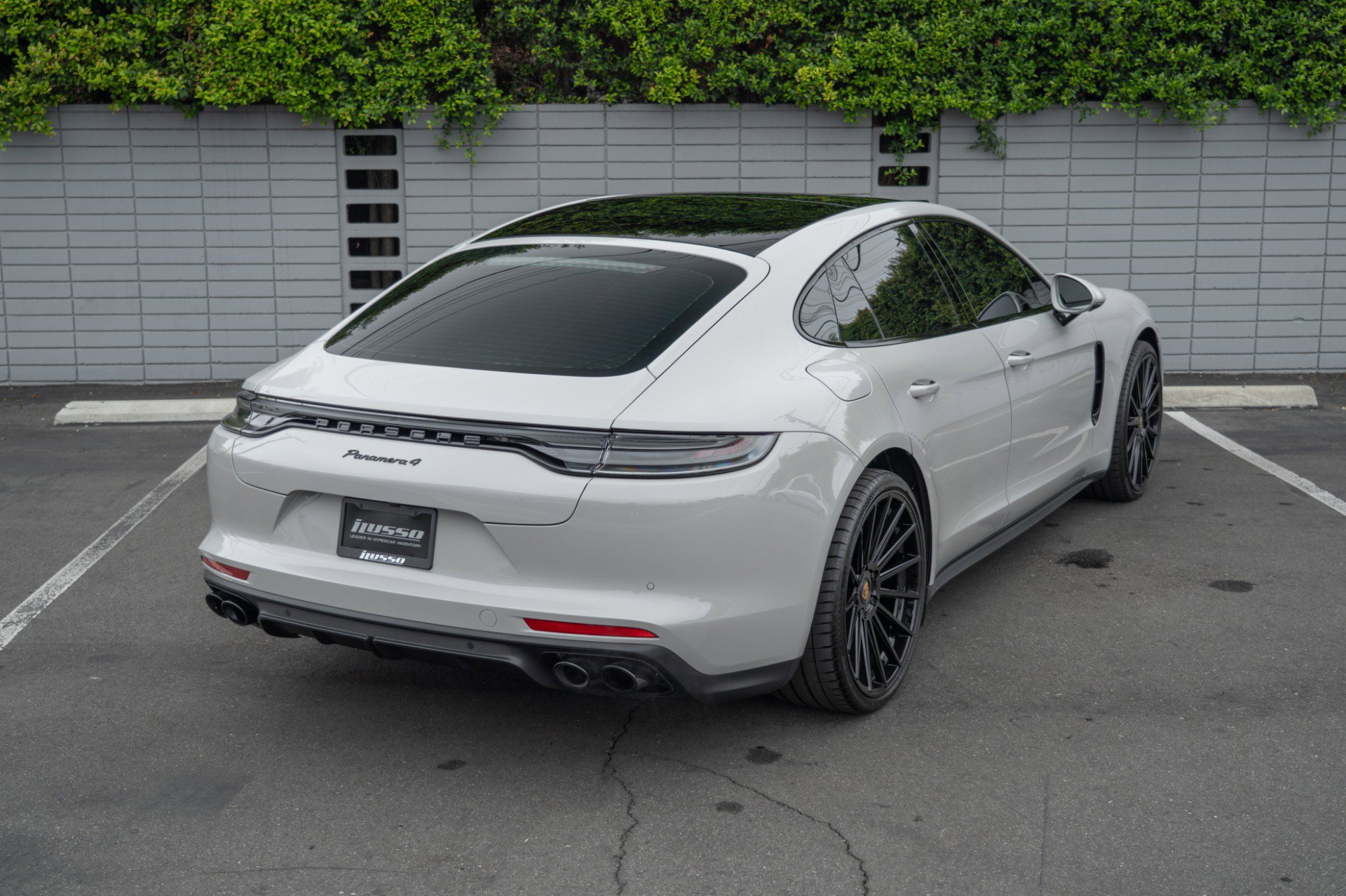 Used 2023 Porsche Panamera 4 Platinum Edition image 3