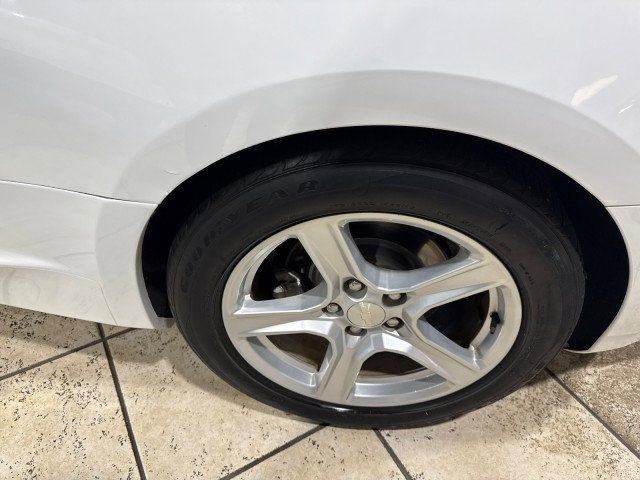 Used 2020 Chevrolet Camaro LT image 8