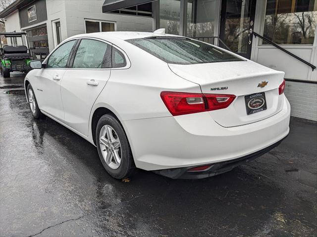Used 2023 Chevrolet Malibu LT image 3