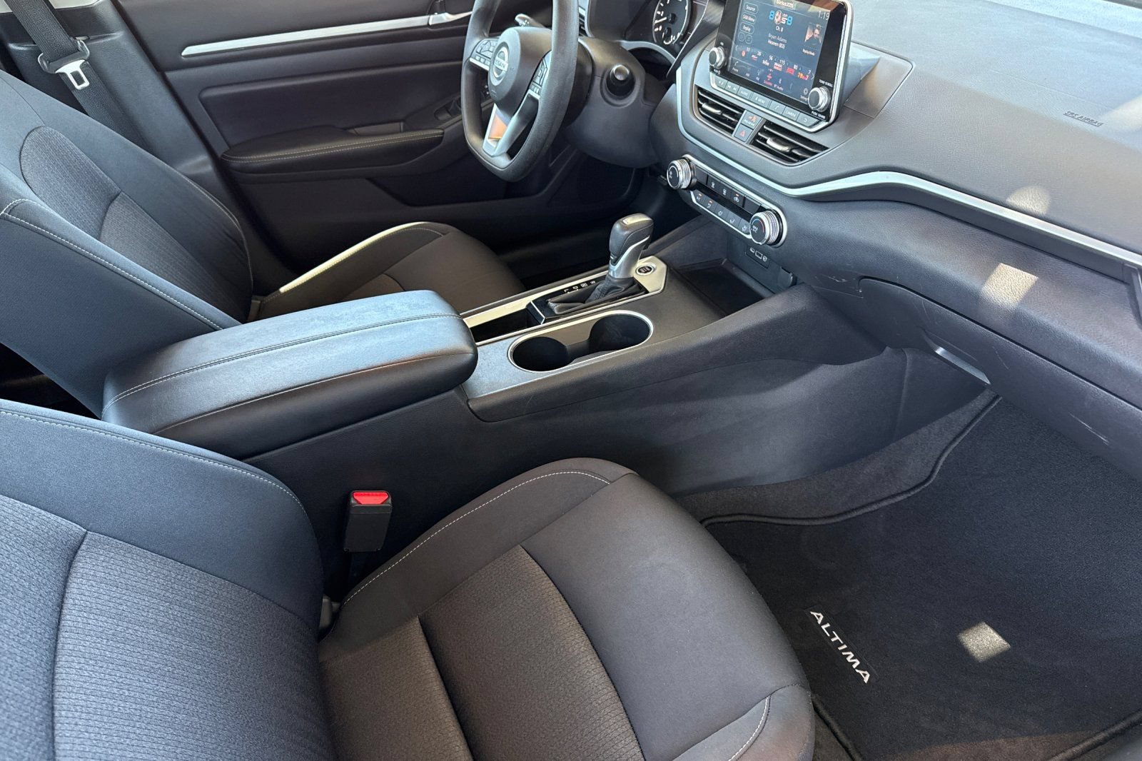 Used 2022 Nissan Altima 2.5 SV FWD image 23