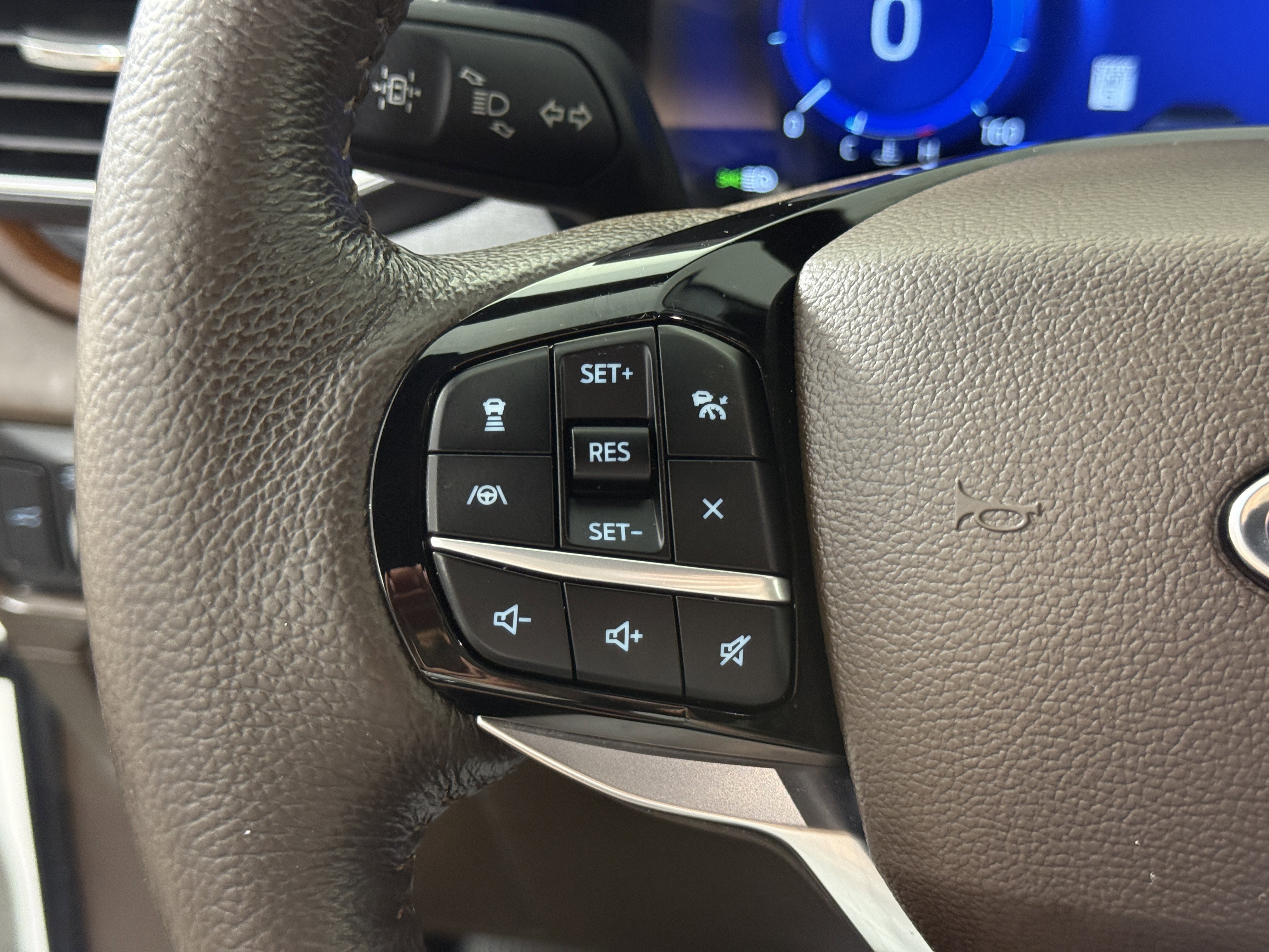 Certified 2023 Ford Explorer King Ranch w/ Technology Package RWD image 24