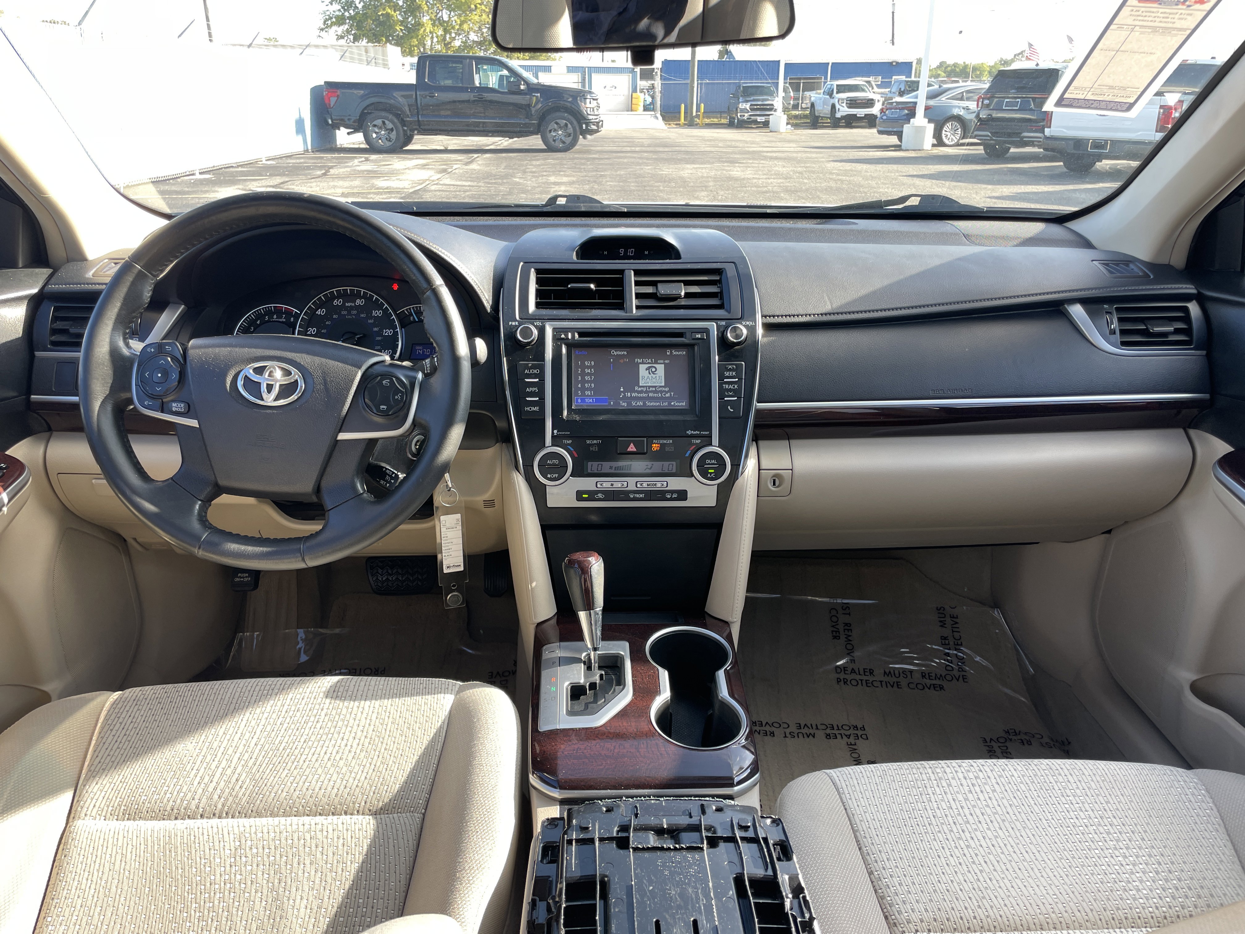 Used 2014 Toyota Camry XLE image 30