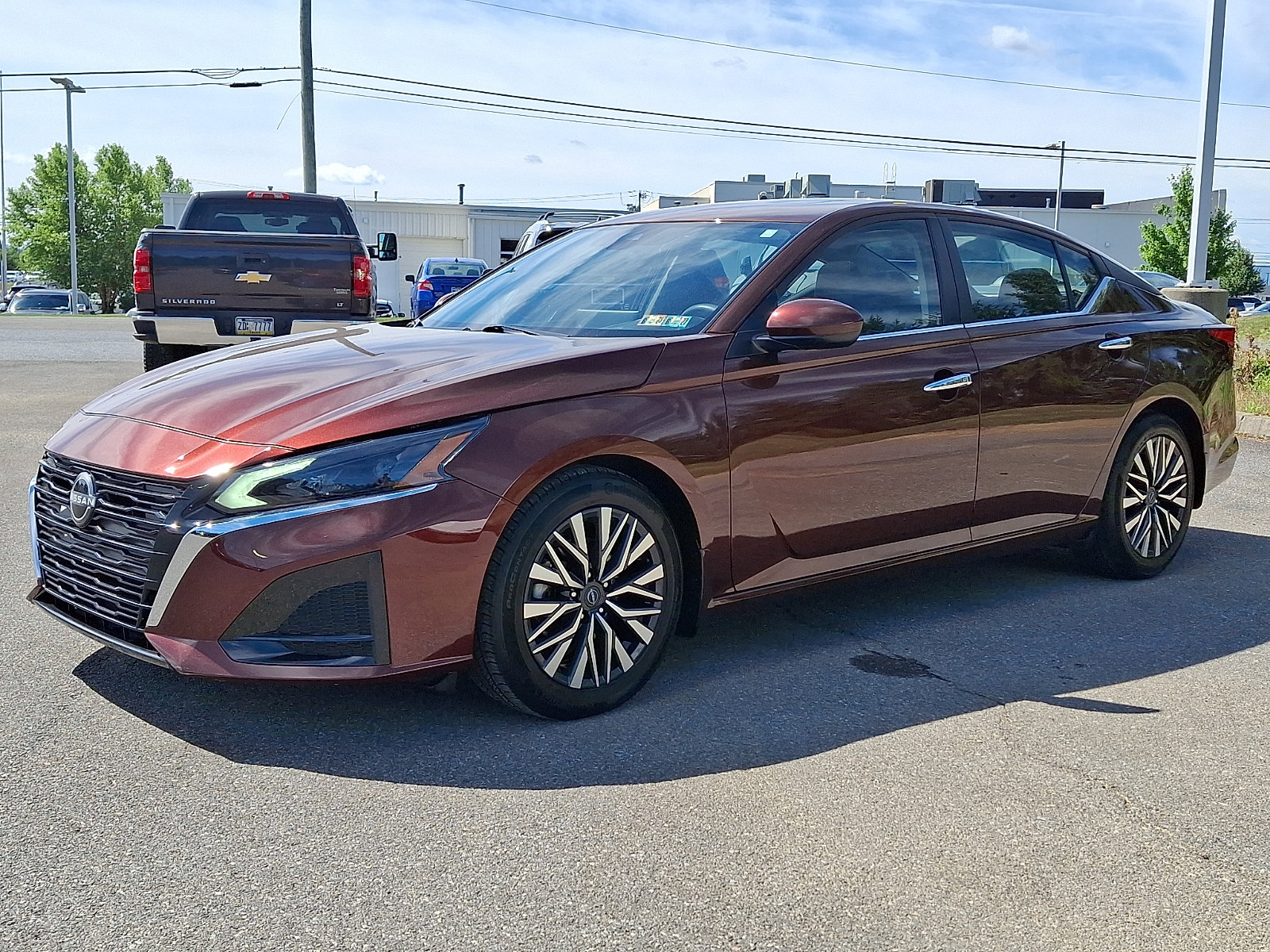 Used 2024 Nissan Altima 2.5 SV w/ SV Premium Package FWD image 5