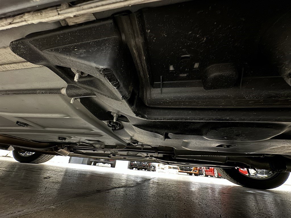 Used 2016 Dodge Challenger SRT w/ Technology Group image 34