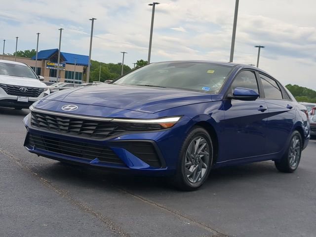 Used 2024 Hyundai Elantra SEL FWD image 7