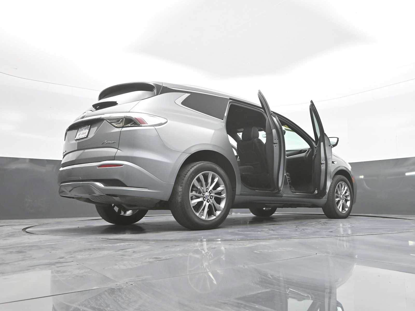 Used 2024 Buick Enclave Avenir AWD/4WD image 54