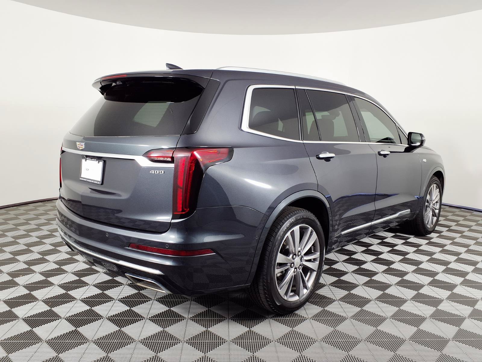 Certified 2023 Cadillac XT6 Premium Luxury w/ Technology Package FWD image 4