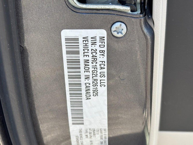 Used 2020 Chrysler Pacifica Touring FWD image 24