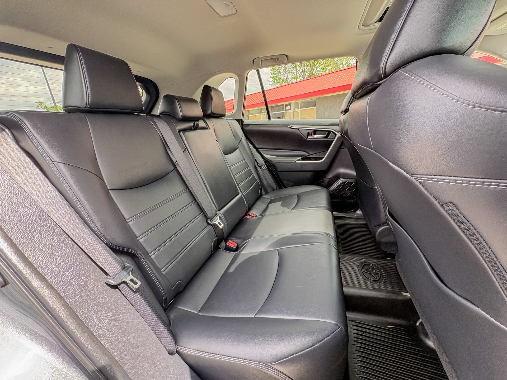 Used 2023 Toyota RAV4 XLE Premium FWD image 20