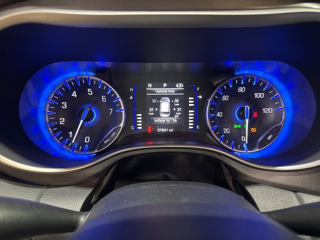 Used 2020 Chrysler Pacifica Touring-L image 17