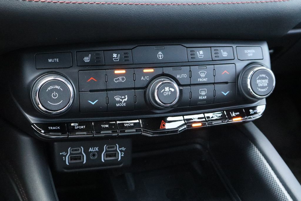 Used 2021 Dodge Durango R/T w/ Tow 'N Go Package AWD/4WD image 17