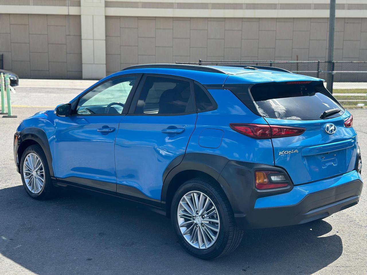 Used 2021 Hyundai Kona SEL AWD/4WD image 3