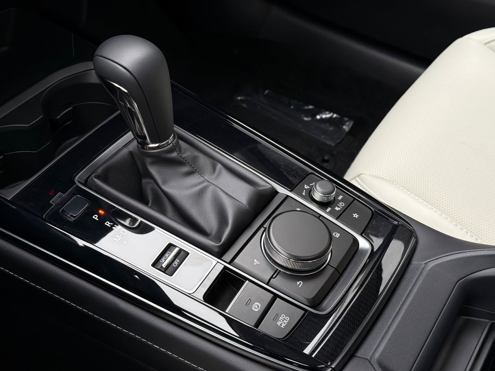 New 2026 MAZDA CX-30 2.5 Turbo w/ Premium Plus Pkg image 28