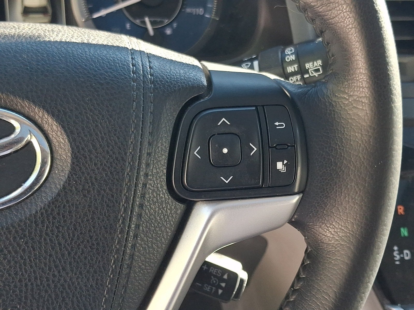 Used 2016 Toyota Sienna XLE w/ XLE Navigation Package FWD image 24