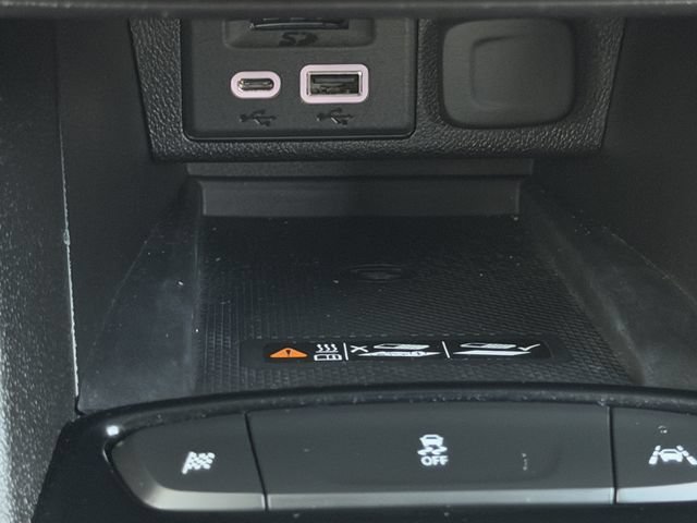 Certified 2023 Chevrolet Bolt EUV LT w/ Convenience Package FWD image 23
