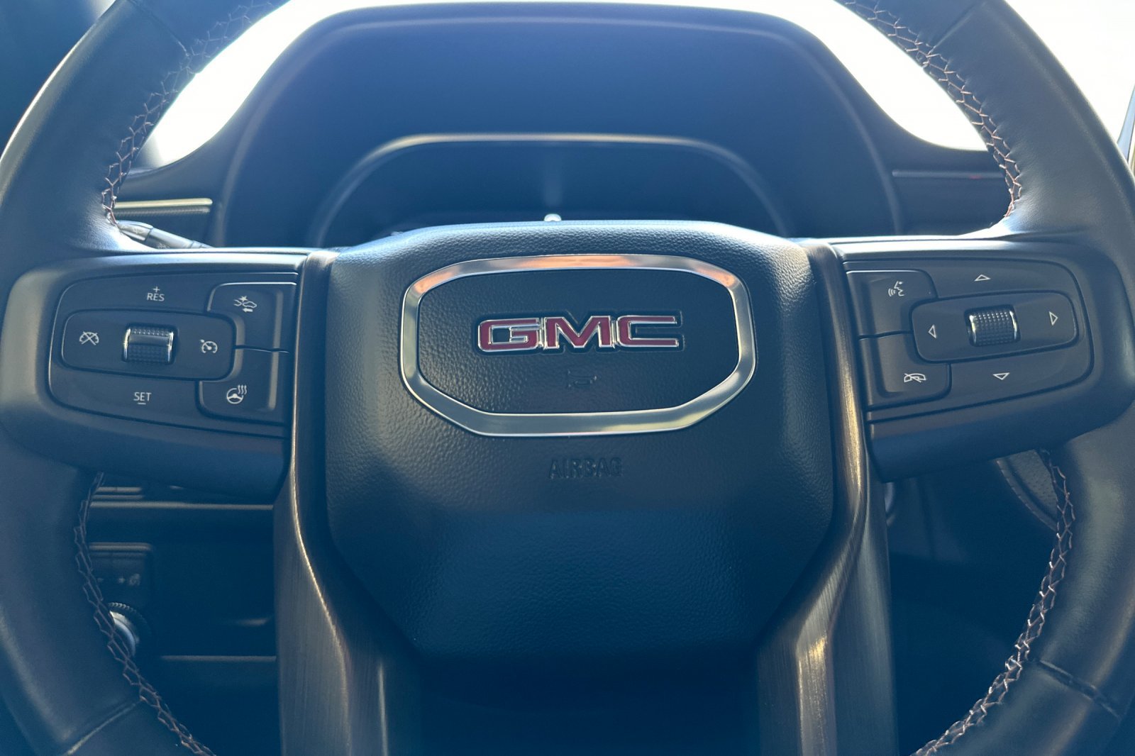 Used 2024 GMC Yukon AT4 w/ Technology Package AWD/4WD image 24